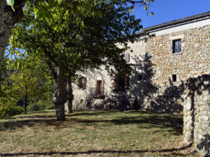 façade demeure en pierre